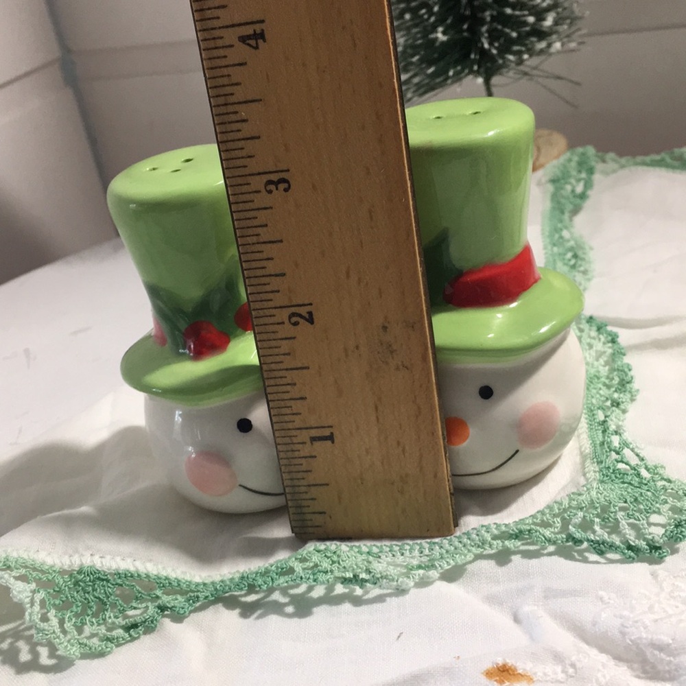 Vintage Christmas salt/pepper snowman - Picture 2 of 9